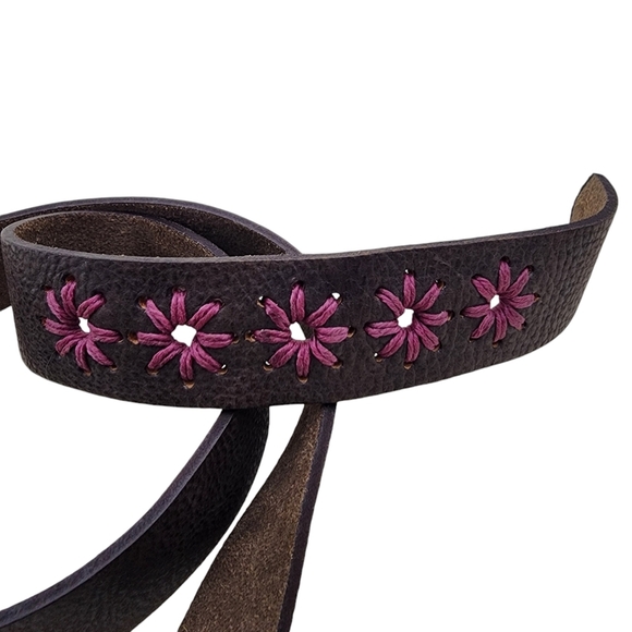 Women's Italian Leather Adjustable Buckle Floral Embroidered Belt - S/P - Picture 3 of 6